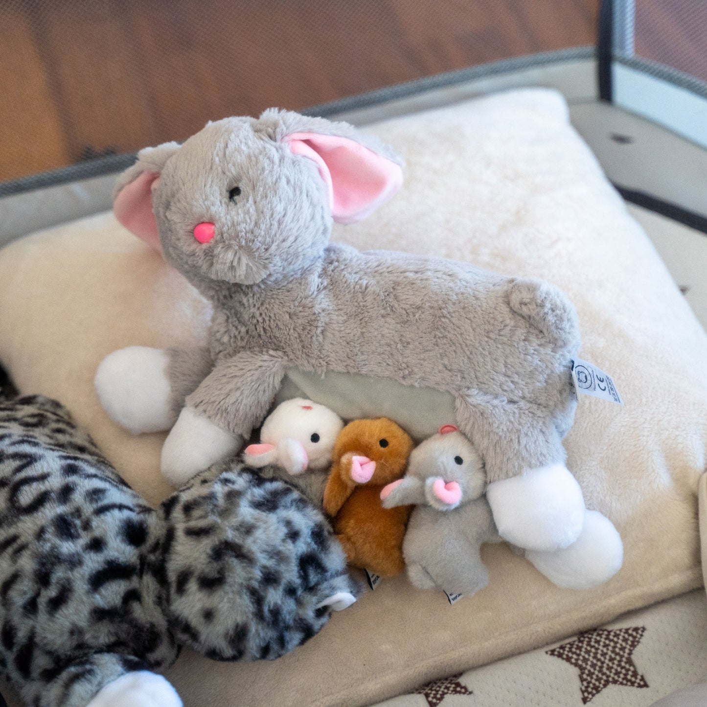Mamanimals Hase mit Babys im Bauch